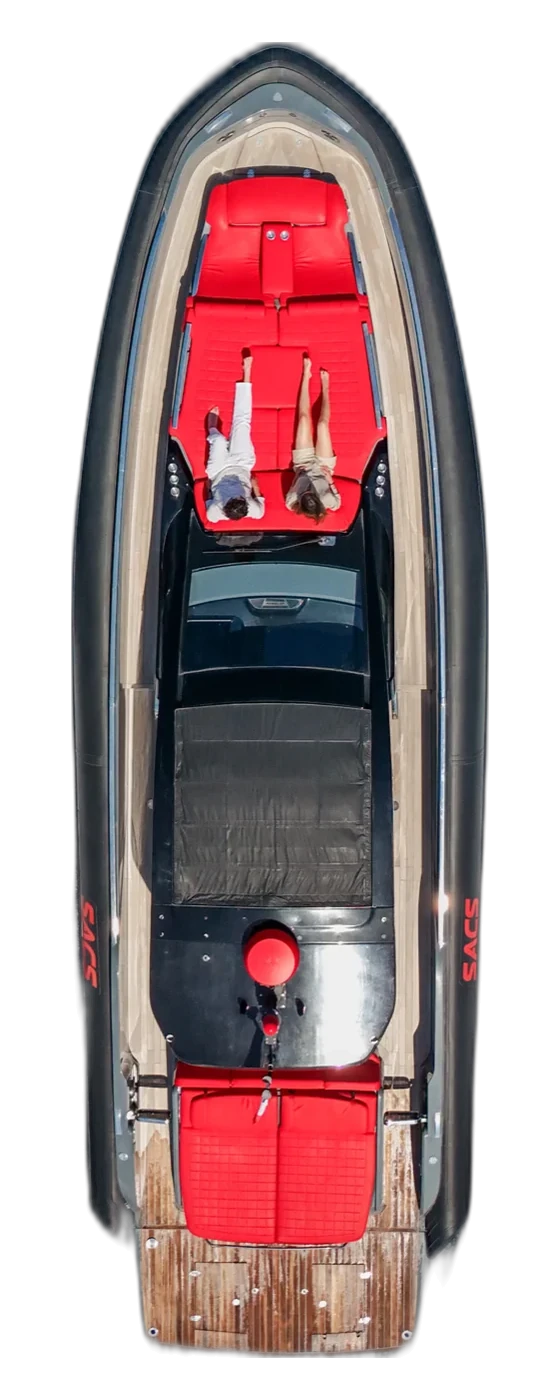 Queen of Hearts under way, seen from above.